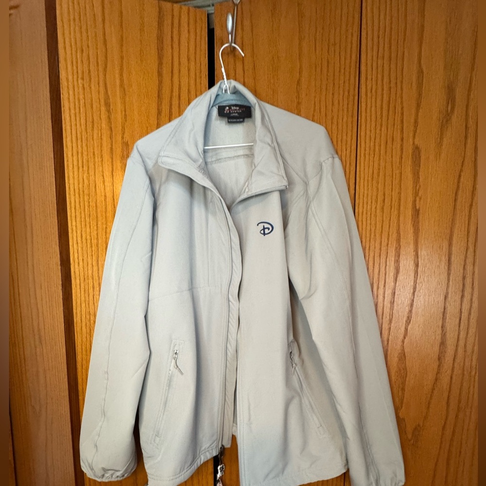 Disney NWT grey Employee Center Jacket lightweight size L